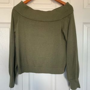 ✨ Khaki off shoulder sweater ✨